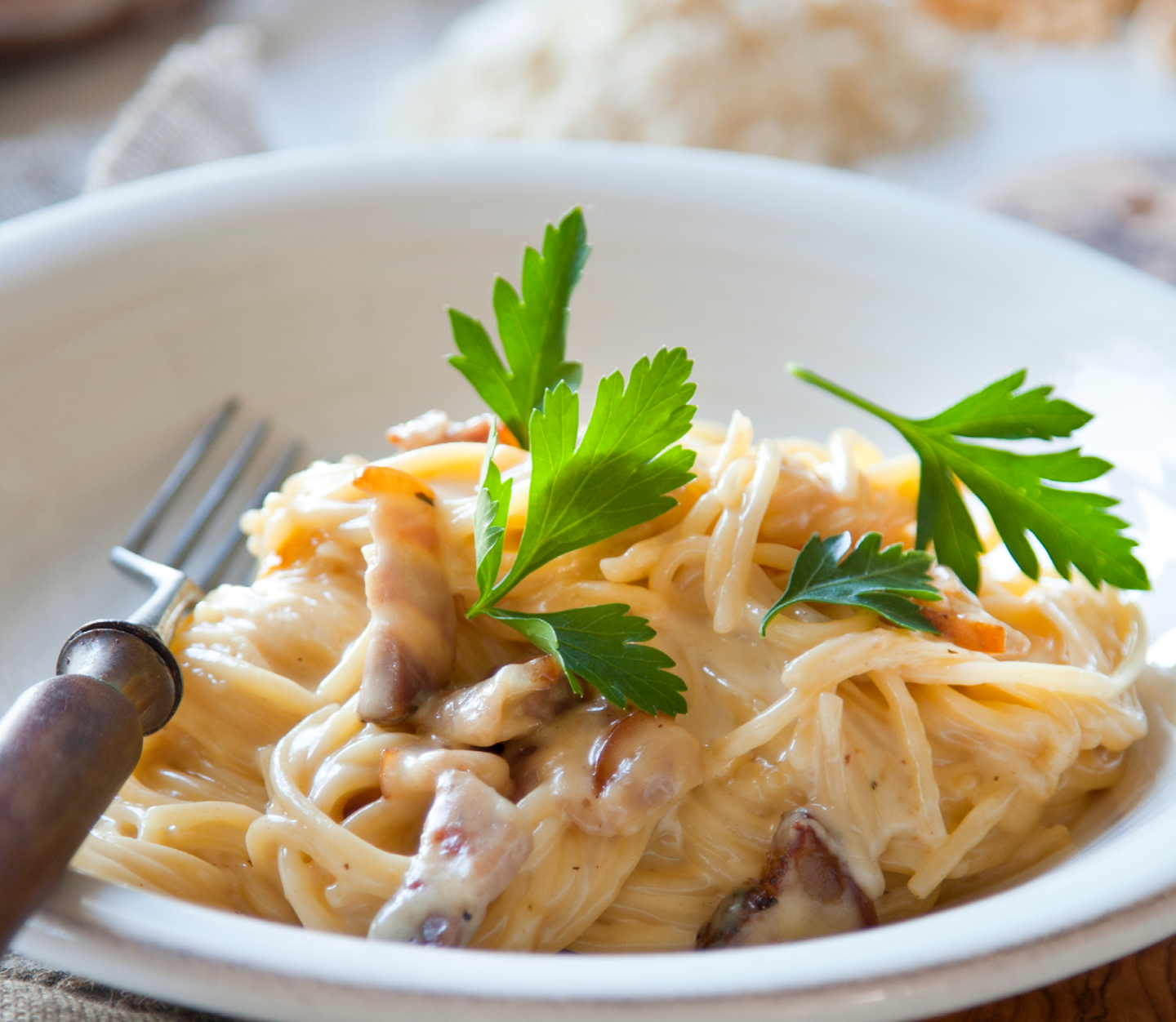 Create authentic taste of Carbonara Sauce with Cheese Powder